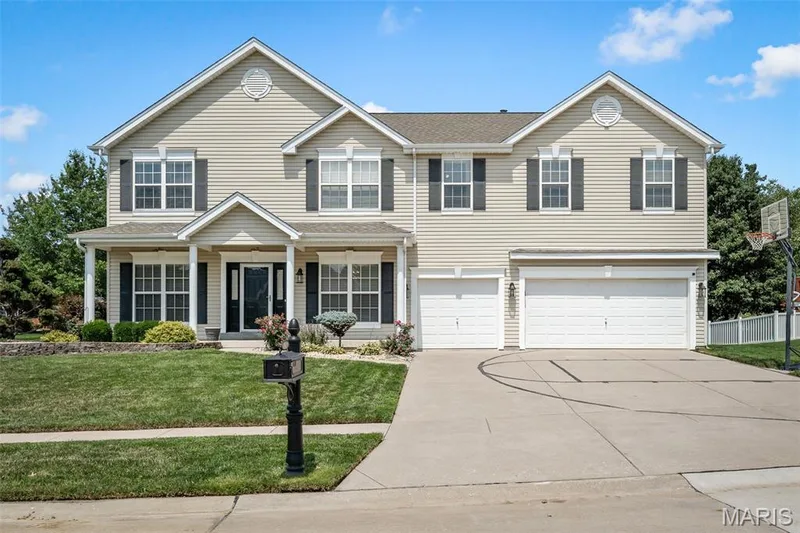 103 Mackintosh Lane, O'Fallon, MO 63368 — listing photo 2 of 71
