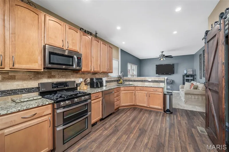 103 Mackintosh Lane, O'Fallon, MO 63368 — listing photo 11 of 71