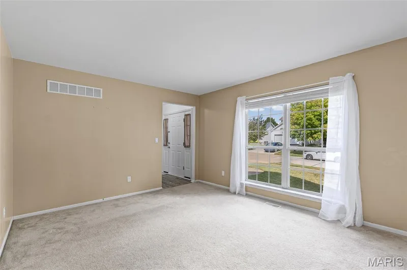 204 Boulder Point Drive, St Peters, MO 63376 — listing photo 8 of 42