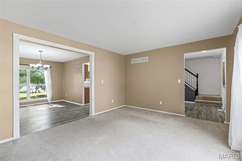 204 Boulder Point Drive, St Peters, MO 63376 — listing photo 9 of 42