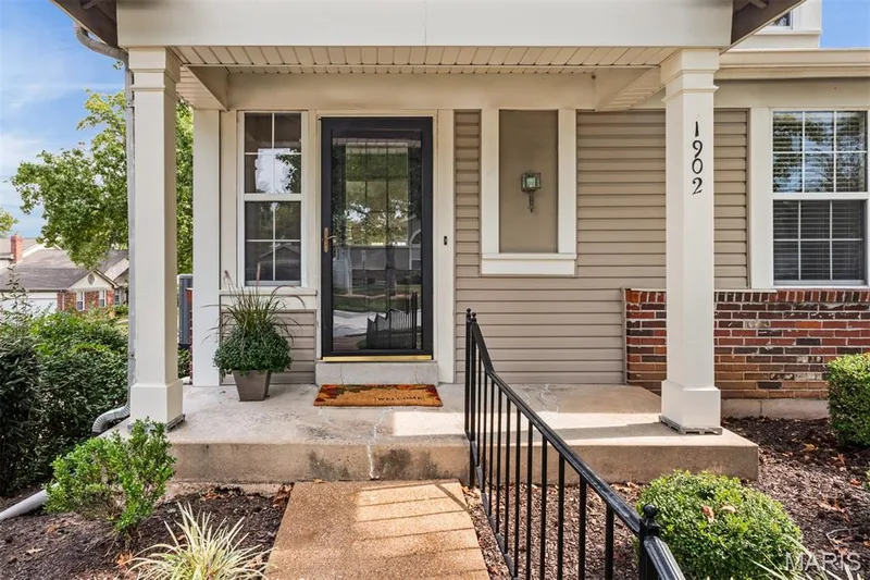 1902 Baxter Ridge Drive, Chesterfield, MO 63017 — listing photo 5 of 51
