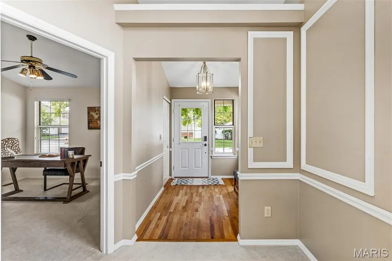 1902 Baxter Ridge Drive, Chesterfield, MO 63017 — listing photo 9 of 51