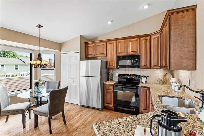1902 Baxter Ridge Drive, Chesterfield, MO 63017 — listing photo 23 of 51