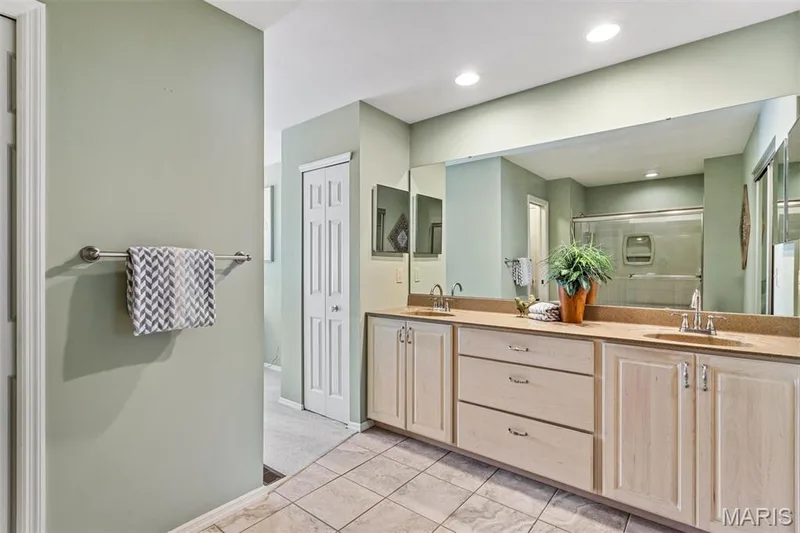1902 Baxter Ridge Drive, Chesterfield, MO 63017 — listing photo 33 of 51
