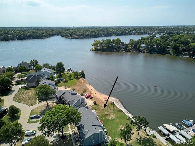 25 Catamaran Drive #2, Lake St. Louis, MO 63367 — listing photo 3 of 50