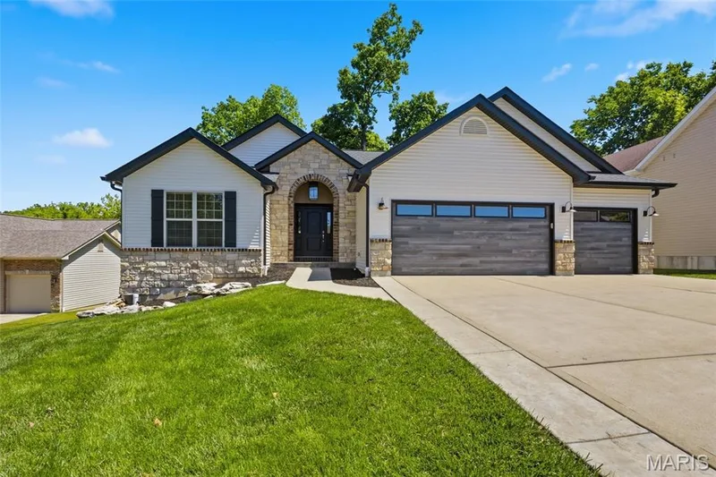 1128 Patsy Lane, O'Fallon, MO — listing photo 1