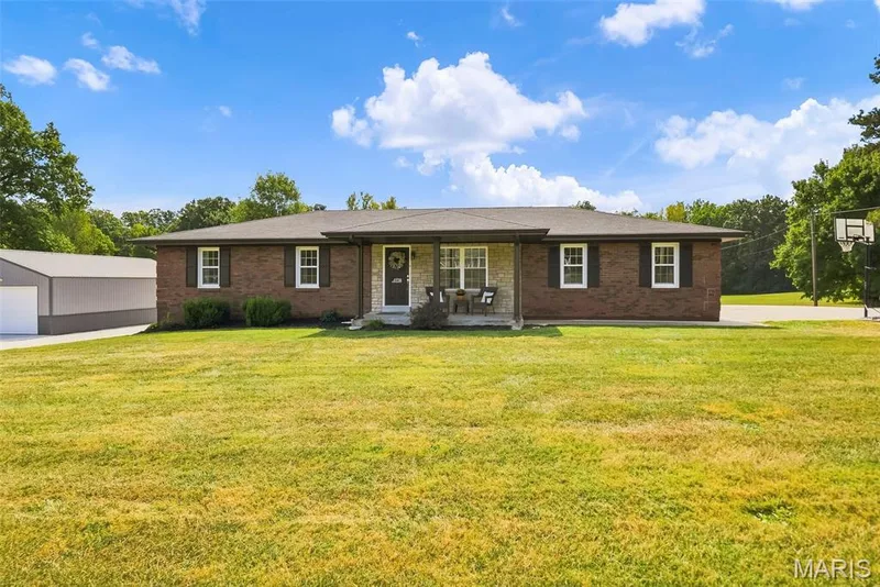 4230 Highway P, Wentzville, MO 63385 — listing photo 2 of 81
