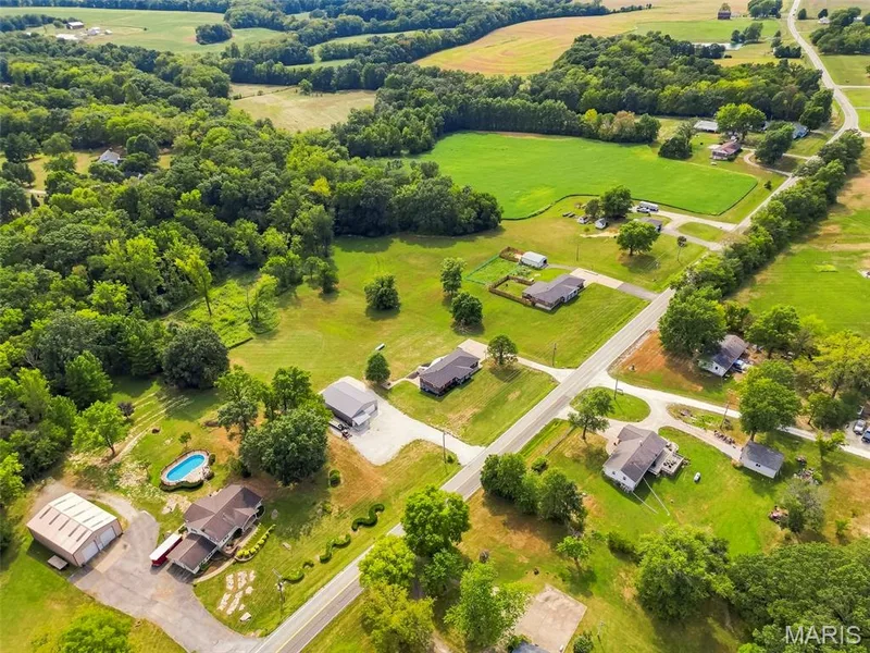 4230 Highway P, Wentzville, MO 63385 — listing photo 5 of 81