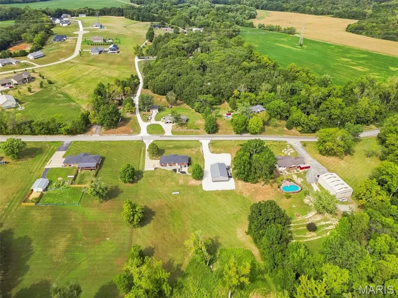 4230 Highway P, Wentzville, MO 63385 — listing photo 6 of 81