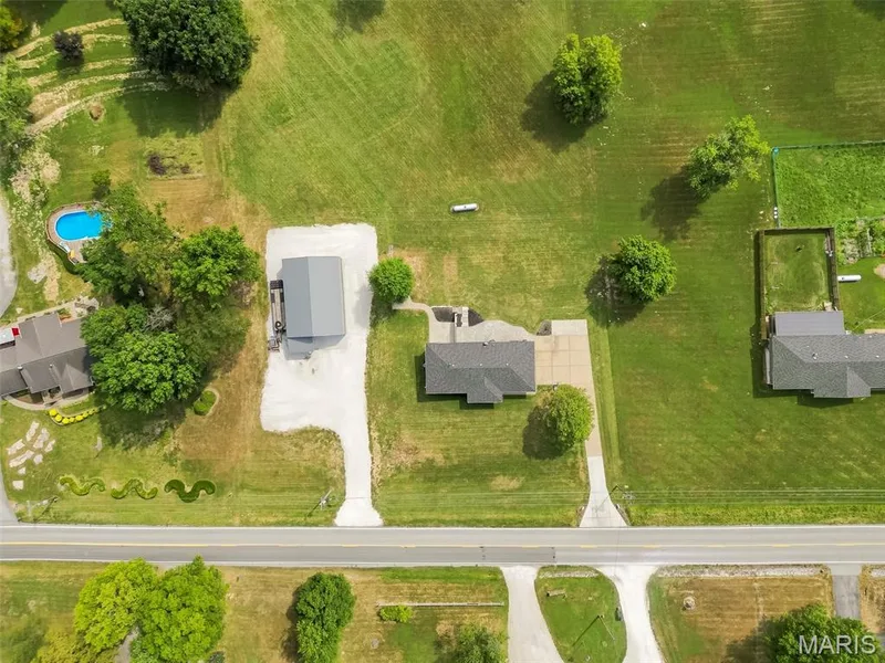 4230 Highway P, Wentzville, MO 63385 — listing photo 7 of 81