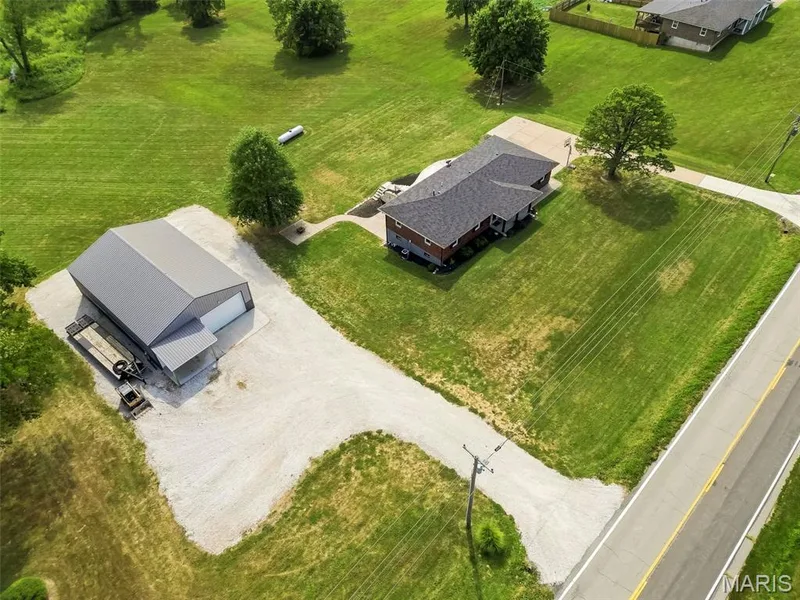 4230 Highway P, Wentzville, MO 63385 — listing photo 8 of 81
