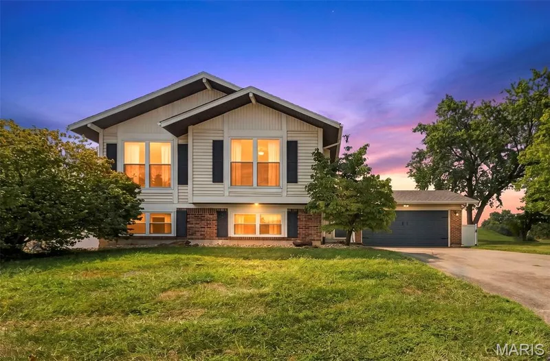 1128 Spencer Road, St Peters, MO 63376 — listing photo 1 of 64