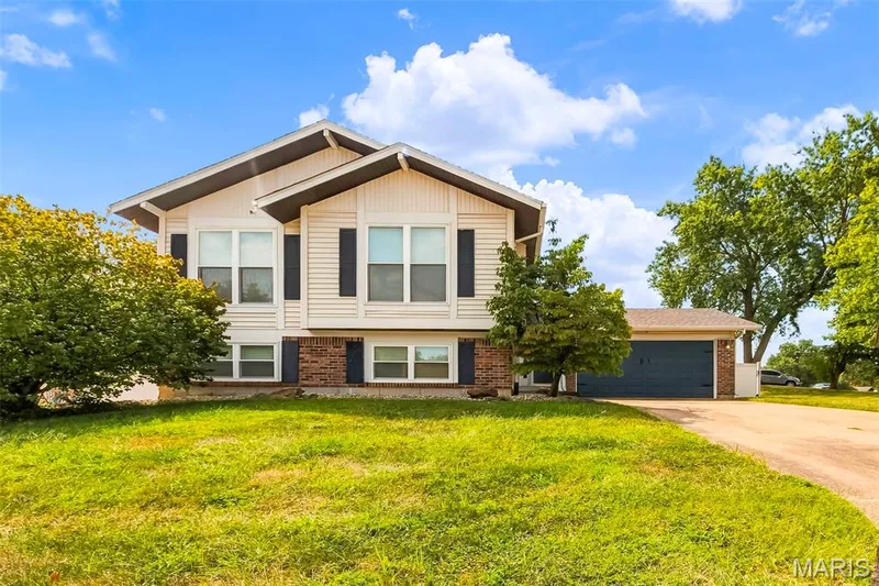 1128 Spencer Road, St Peters, MO 63376 — listing photo 2 of 64
