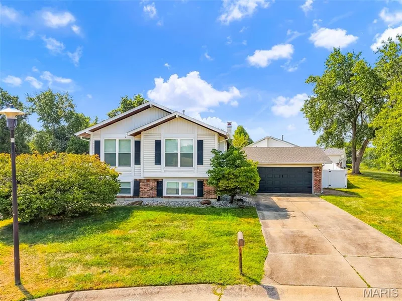 1128 Spencer Road, St Peters, MO 63376 — listing photo 3 of 64