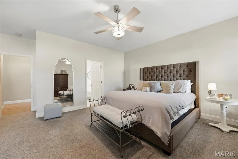 Ceiling fan and en suite bathroom — 513 Country Chase Drive, Lake St. Louis, MO 63367