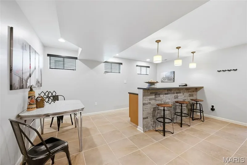 Bar area in lower level — 513 Country Chase Drive, Lake St. Louis, MO 63367