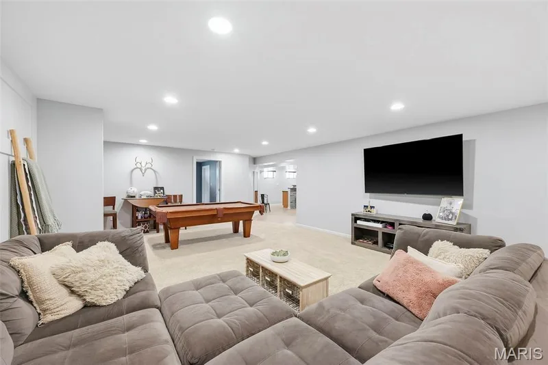 Opens to bar area — 513 Country Chase Drive, Lake St. Louis, MO 63367