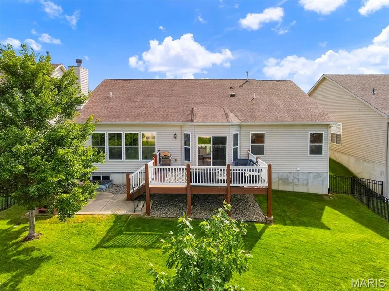 All the space you need and finishes you crave — 513 Country Chase Drive, Lake St. Louis, MO 63367