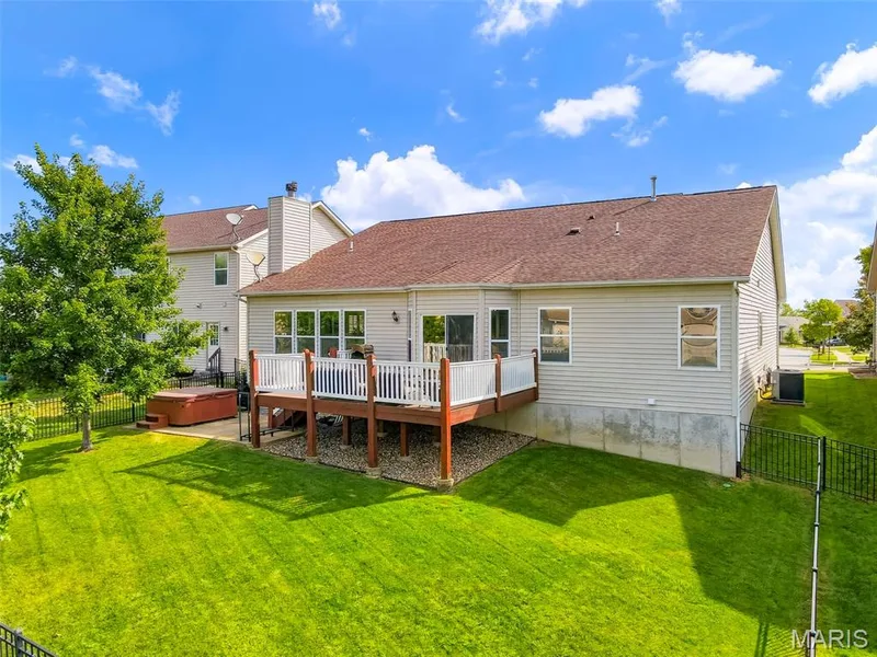 This one has it all with convenient access to highways 40/64 & 364 — 513 Country Chase Drive, Lake St. Louis, MO 63367