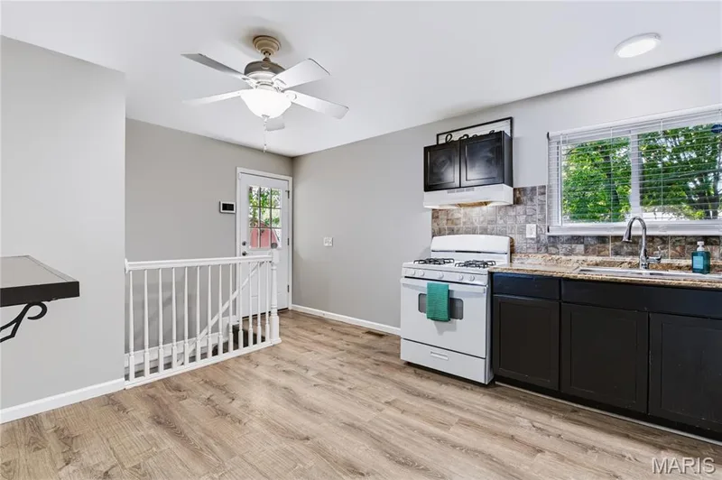 3263 Ipswich Lane, St Charles, MO 63301 — listing photo 4 of 28
