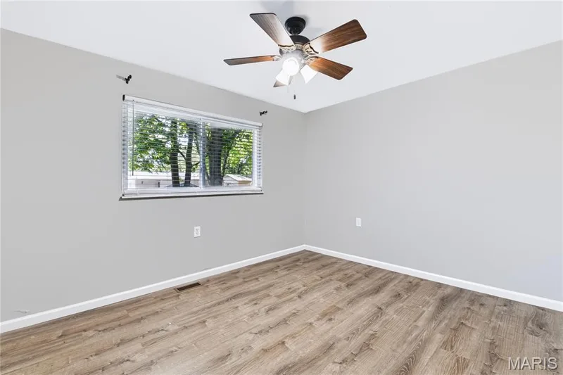 3263 Ipswich Lane, St Charles, MO 63301 — listing photo 8 of 28