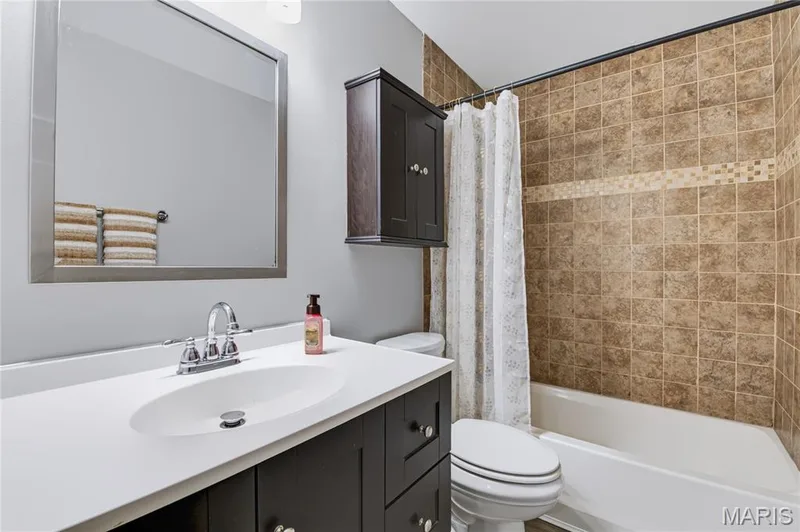 3263 Ipswich Lane, St Charles, MO 63301 — listing photo 9 of 28