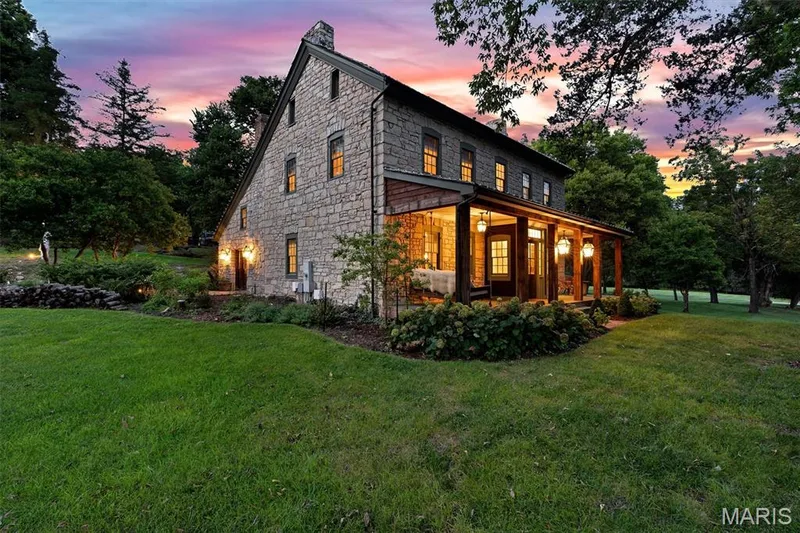 2275 Highway F, Defiance, MO 63341 — listing photo 4 of 55