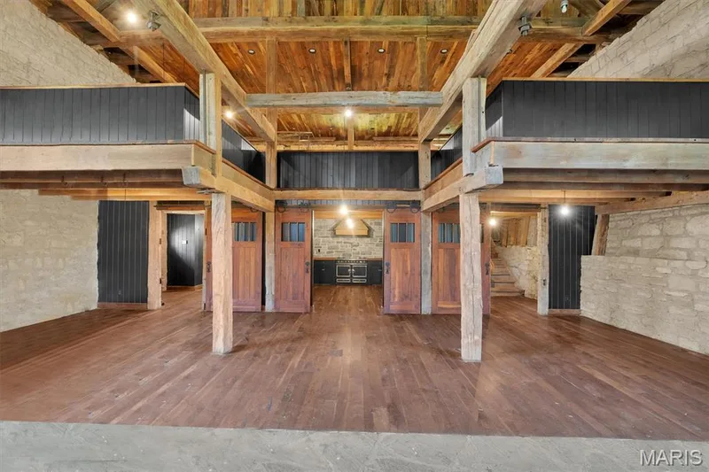 Built for entertaining — 2275 Highway F, Defiance, MO 63341