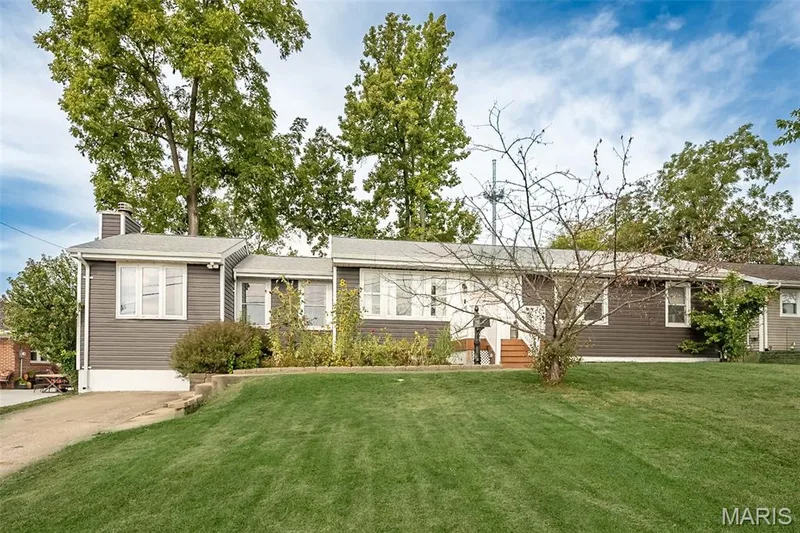 319 Wood Street, O'Fallon, MO 63366 — listing photo 3 of 35