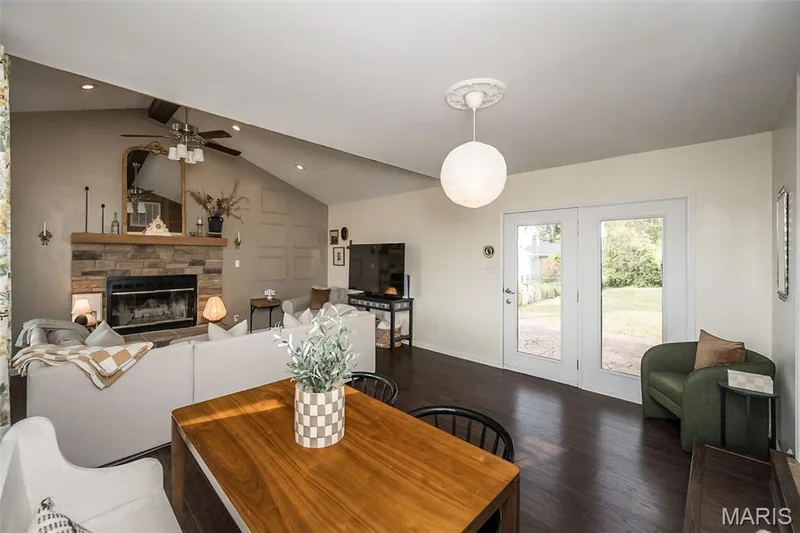 319 Wood Street, O'Fallon, MO 63366 — listing photo 6 of 35