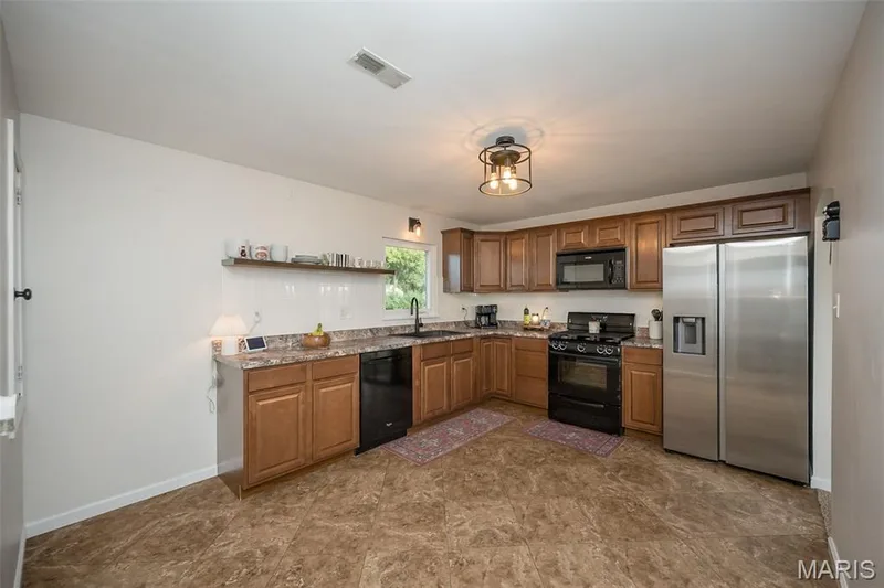 319 Wood Street, O'Fallon, MO 63366 — listing photo 15 of 35