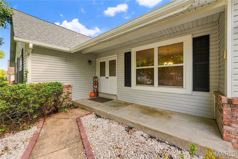 Covered Front Porch! — 1278 Stephenridge Drive, St Charles, MO 63304