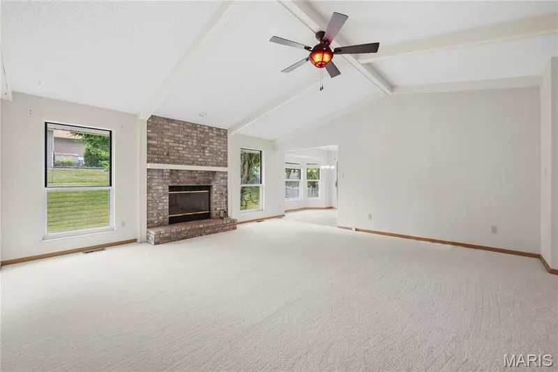 Great room has Wide Entry to the Eat-In Kitchen & LOTS OF SPACE! — 1278 Stephenridge Drive, St Charles, MO 63304