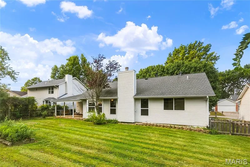 Lots of Mostly Level Fenced Backyard! — 1278 Stephenridge Drive, St Charles, MO 63304