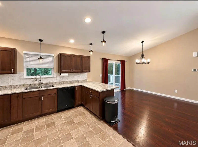 10904 Mahogany Drive, Foristell, MO 63348 — listing photo 13 of 28