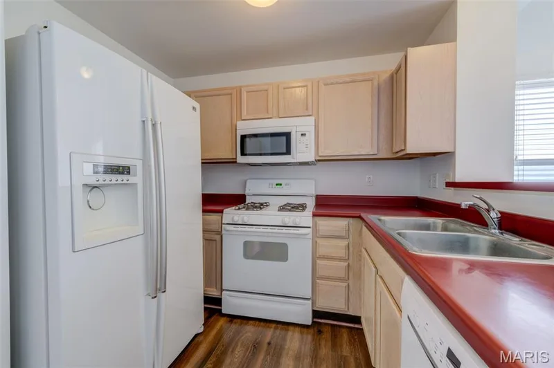 Appliances Included! — 10 W Homefield Point Court, O'Fallon, MO 63366