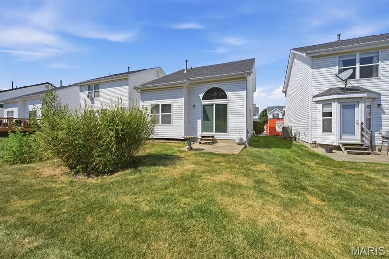 Nice Backyard! — 10 W Homefield Point Court, O'Fallon, MO 63366