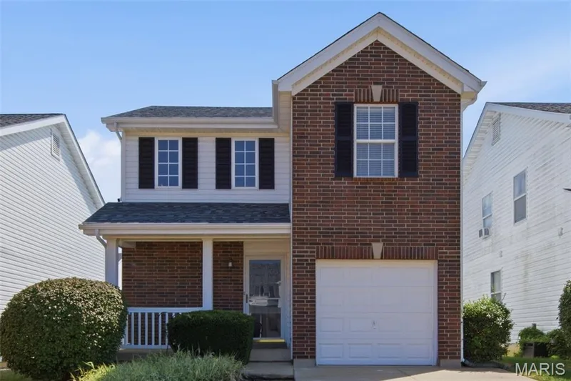 Make This YOUR New Home! — 10 W Homefield Point Court, O'Fallon, MO 63366