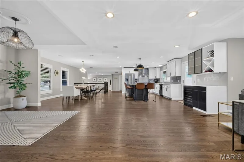 14391 Ladue Road, Chesterfield, MO 63017 — listing photo 7 of 43
