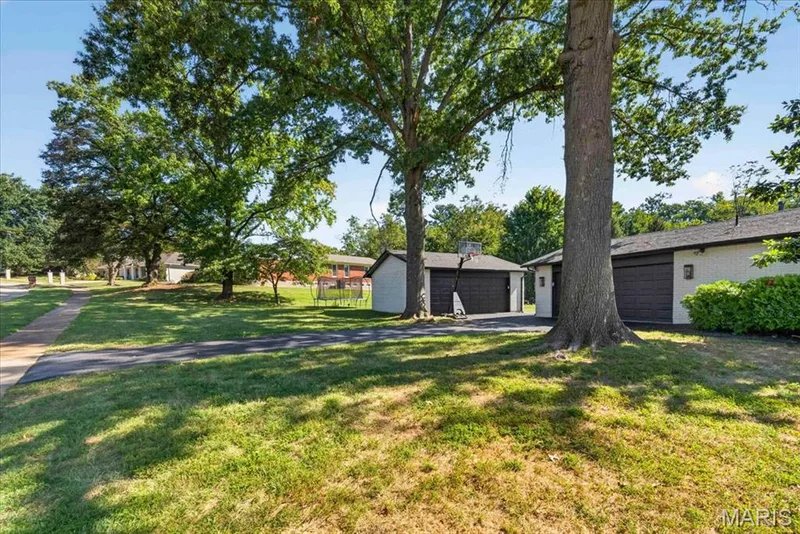 14391 Ladue Road, Chesterfield, MO 63017 — listing photo 39 of 43