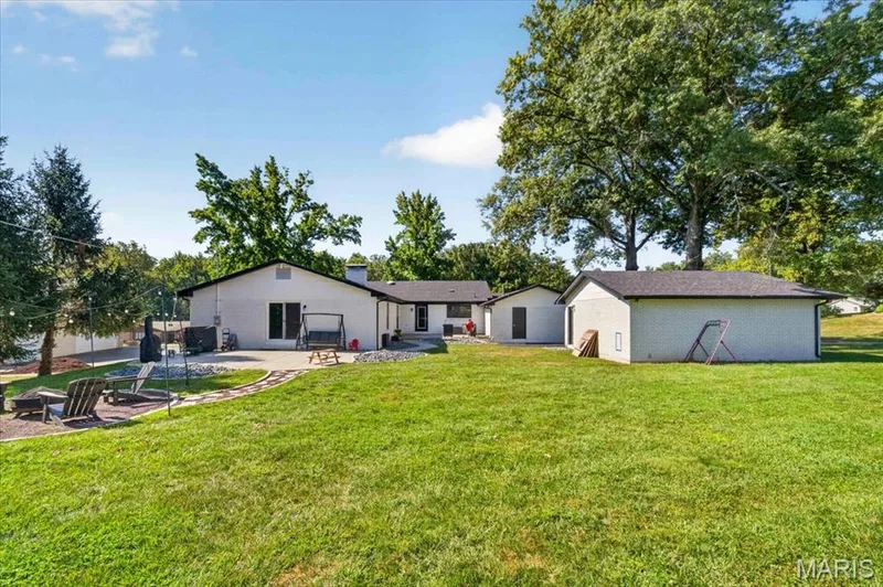 14391 Ladue Road, Chesterfield, MO 63017 — listing photo 41 of 43