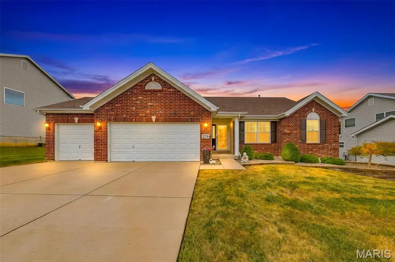279 Sonnet Circle, Wentzville, MO — listing photo 1