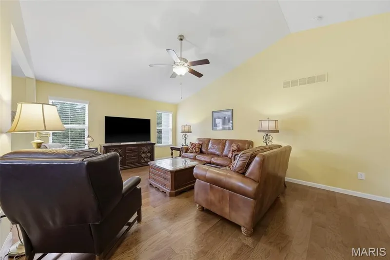 279 Sonnet Circle, Wentzville, MO 63385 — listing photo 5 of 50