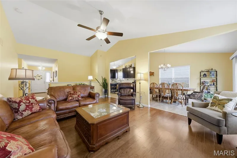 279 Sonnet Circle, Wentzville, MO 63385 — listing photo 6 of 50
