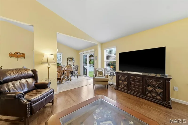 279 Sonnet Circle, Wentzville, MO 63385 — listing photo 7 of 50