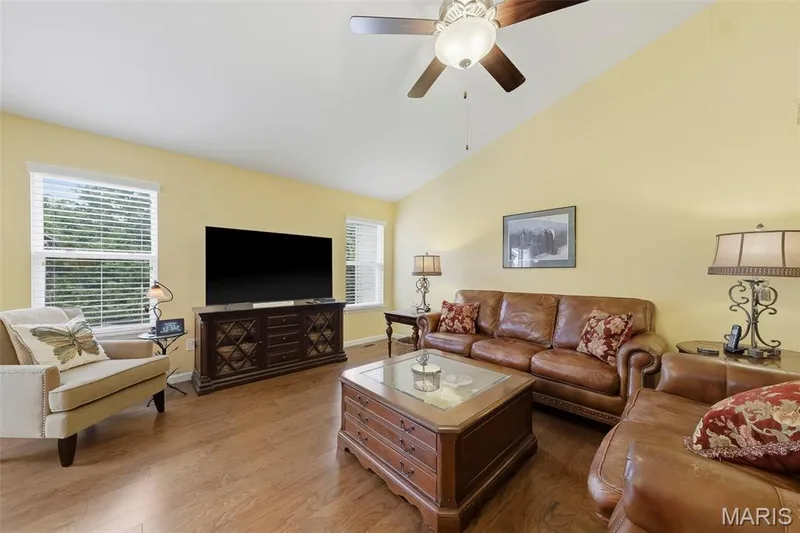 279 Sonnet Circle, Wentzville, MO 63385 — listing photo 8 of 50