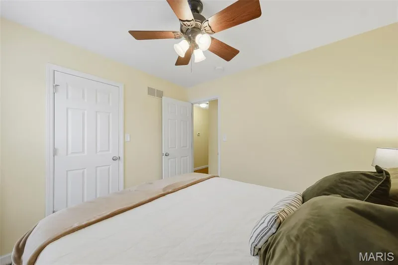279 Sonnet Circle, Wentzville, MO 63385 — listing photo 17 of 50