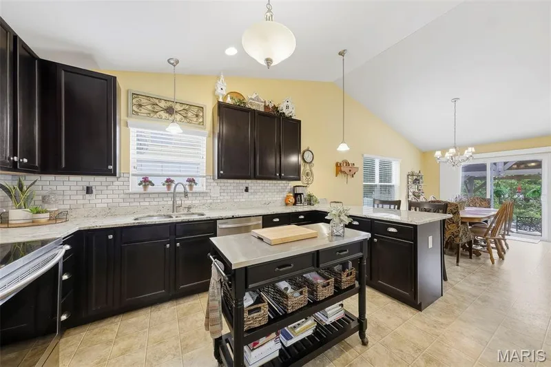 279 Sonnet Circle, Wentzville, MO 63385 — listing photo 26 of 50