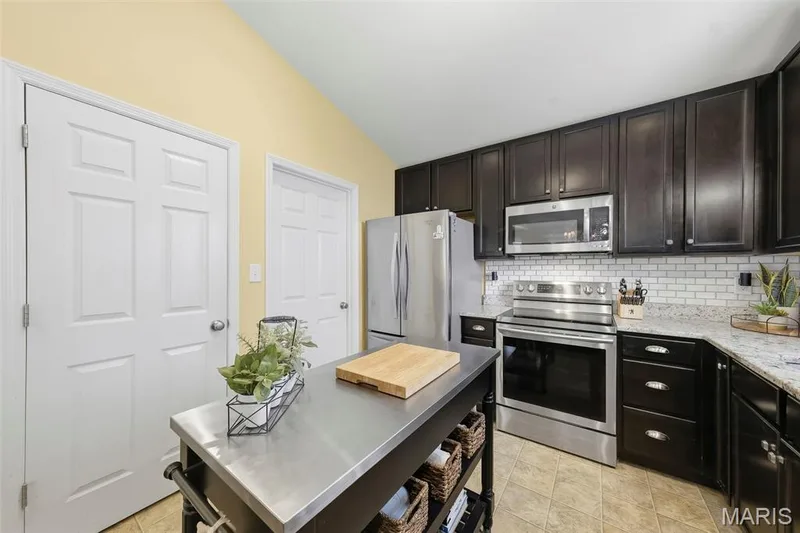 279 Sonnet Circle, Wentzville, MO 63385 — listing photo 30 of 50