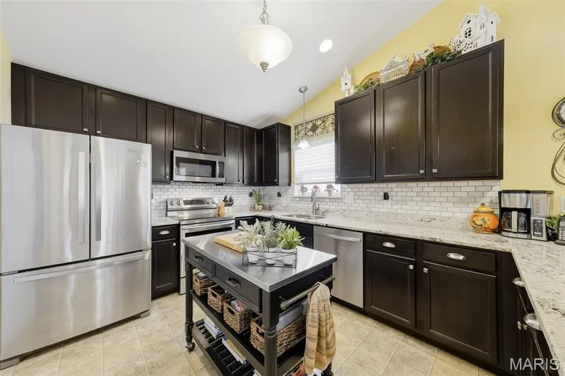 279 Sonnet Circle, Wentzville, MO 63385 — listing photo 32 of 50